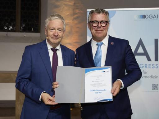 Ehrennadel Gold Jan-Thorsten Gräsner.jpg